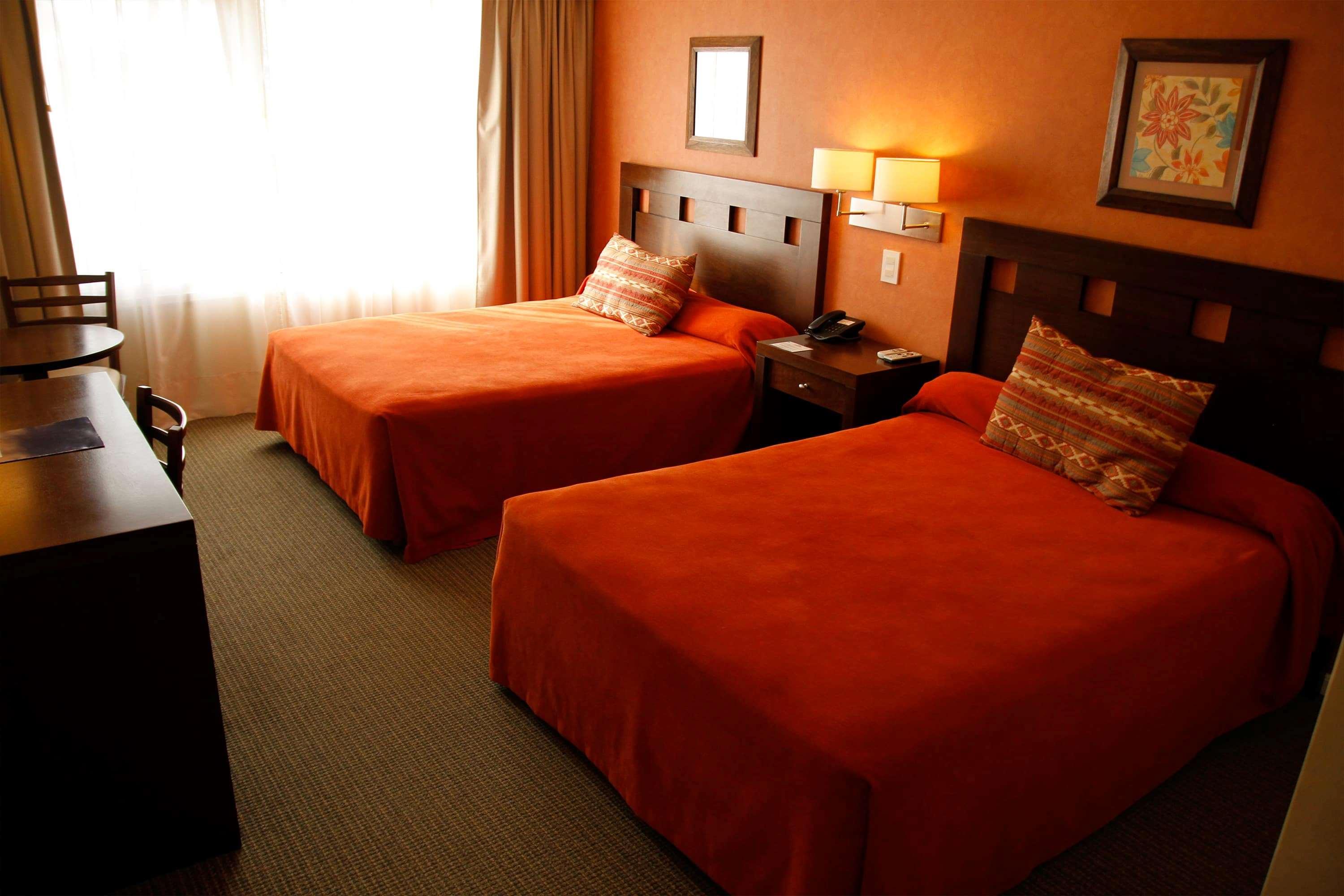 Hotel Howard Johnson Trenque Lauquen Kültér fotó