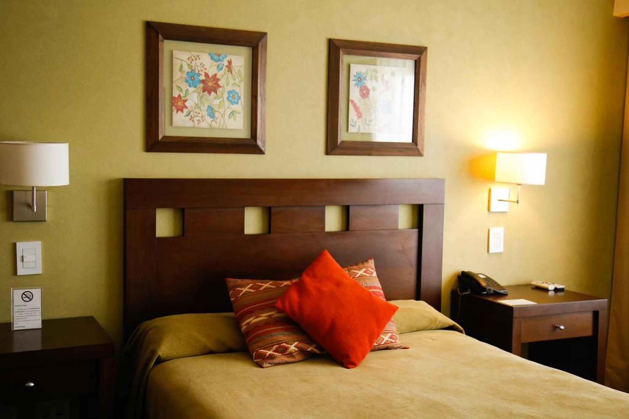 Hotel Howard Johnson Trenque Lauquen Kültér fotó